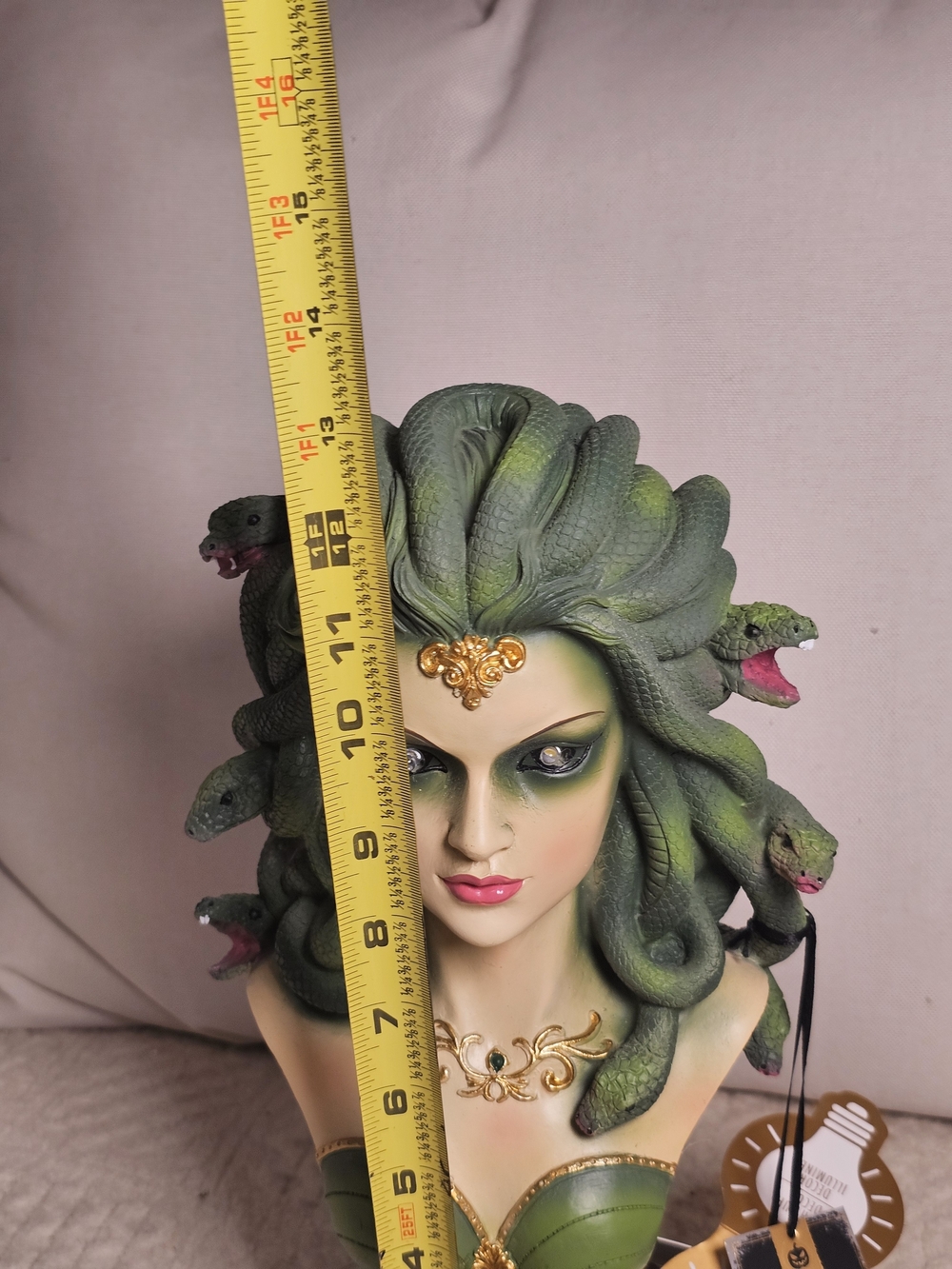 Medusa Bust Hair Sculpture - Green Decorative Hair Figurine Led Halloween - Picture 9 of 10